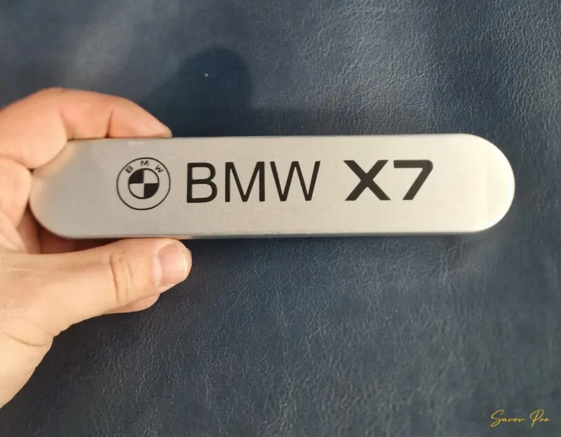 Метална кутия с гравирано лого BMW X7