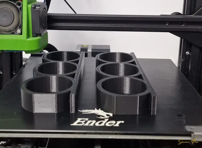 3D принтирани тройни стойки