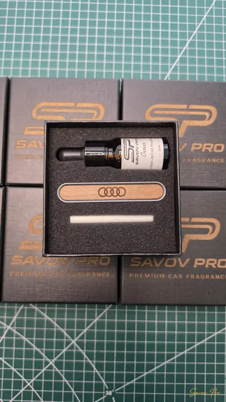 Луксозен ароматизатор за кола с лого Audi