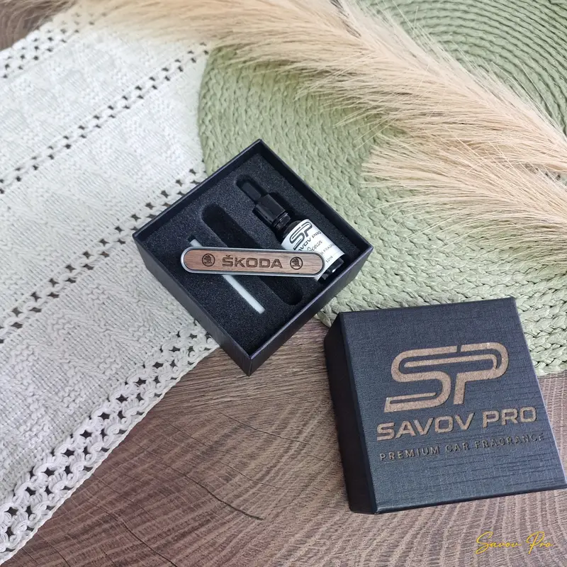 Комплект ароматизатор за кола с лого Skoda