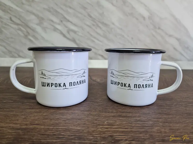 Емайлирани канчета Широка поляна с планински пейзаж