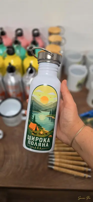 Бяла бутилка Широка поляна с цветен залез