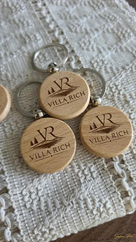 Лазерно гравирани дървени ключодържатели Villa Rich